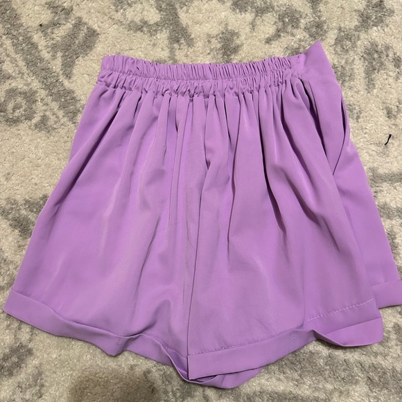 Shorts - Picture 3 of 4